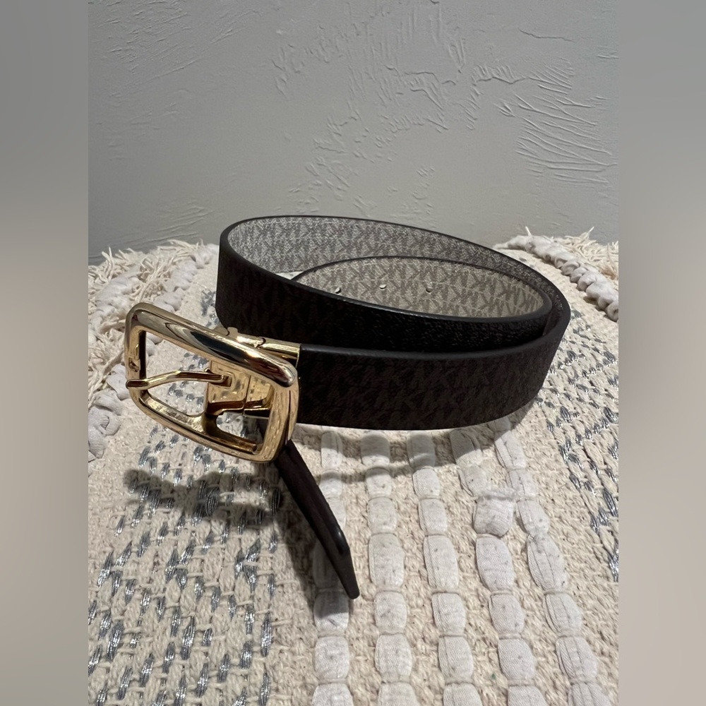 Authentic Michael Kors Women Reversible Belt Size Small Brown White